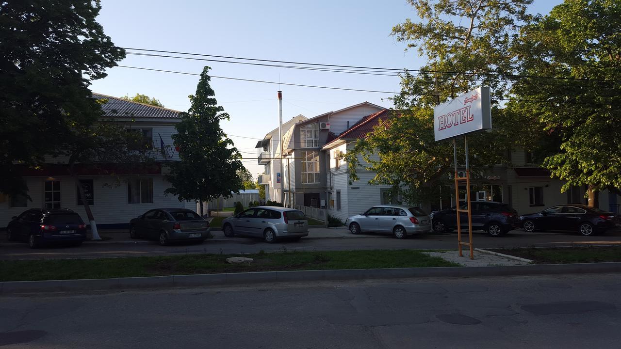 Hotel Confort Drochia ภายนอก รูปภาพ