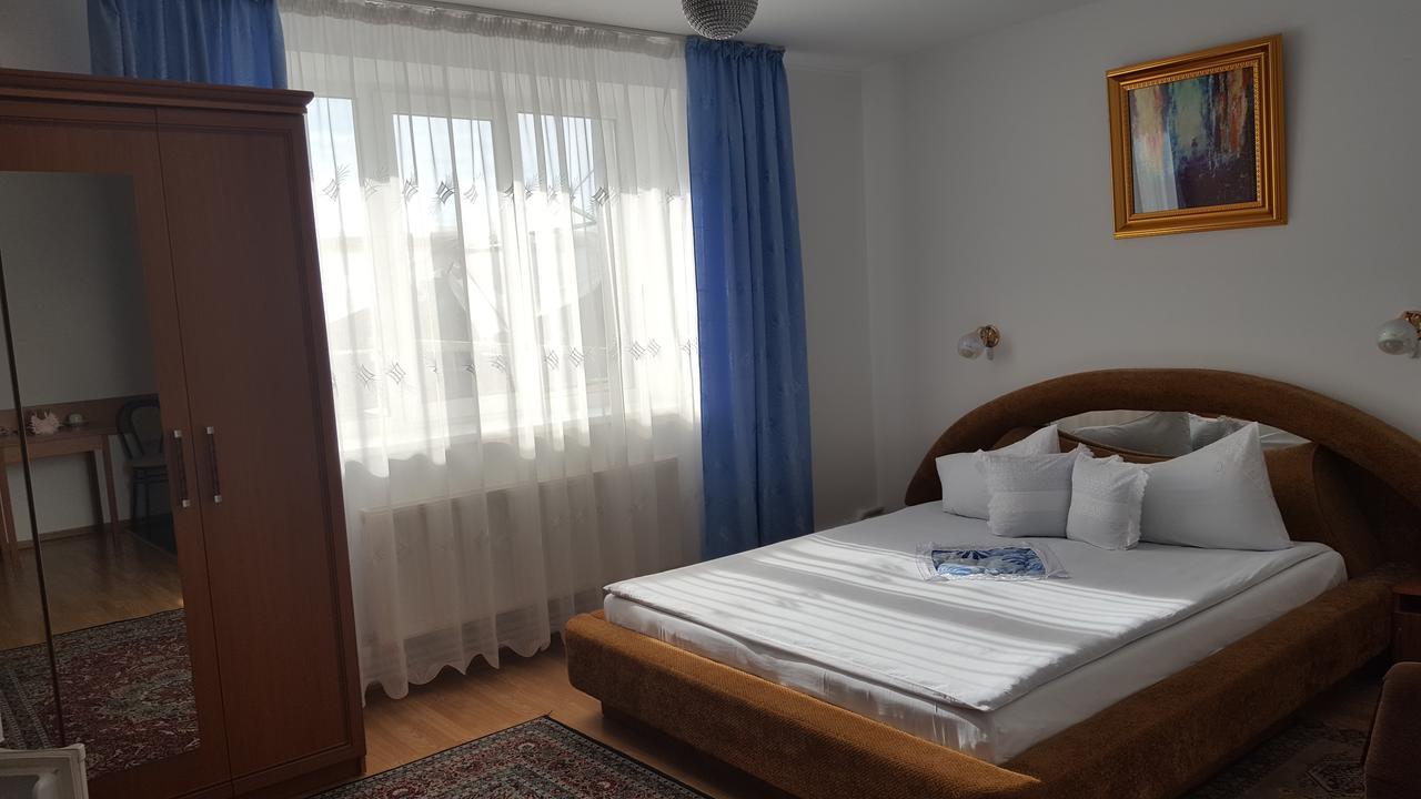 Hotel Confort Drochia ภายนอก รูปภาพ
